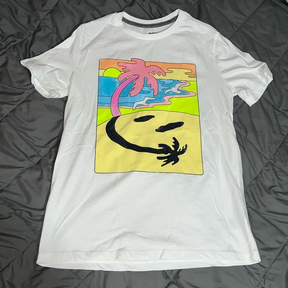 Old navy tshirt size 14